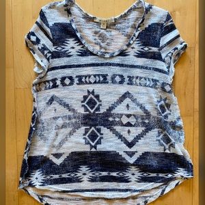 NWOT Miami Geometric Patterned Knit Tee✨